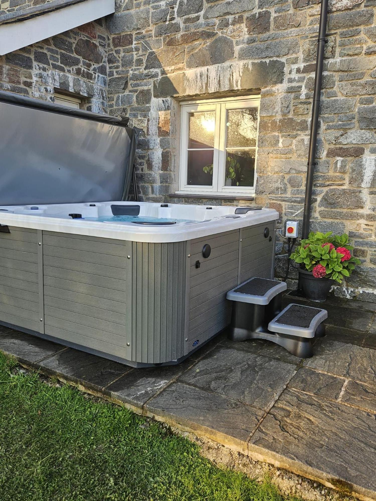 3 Bedroom Barn Conversion With Hot Tub-Garden View - Ty Cerrig Barn Corwen Zewnętrze zdjęcie